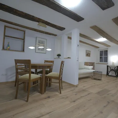 Moderner Altstadt-diamant * בוכן